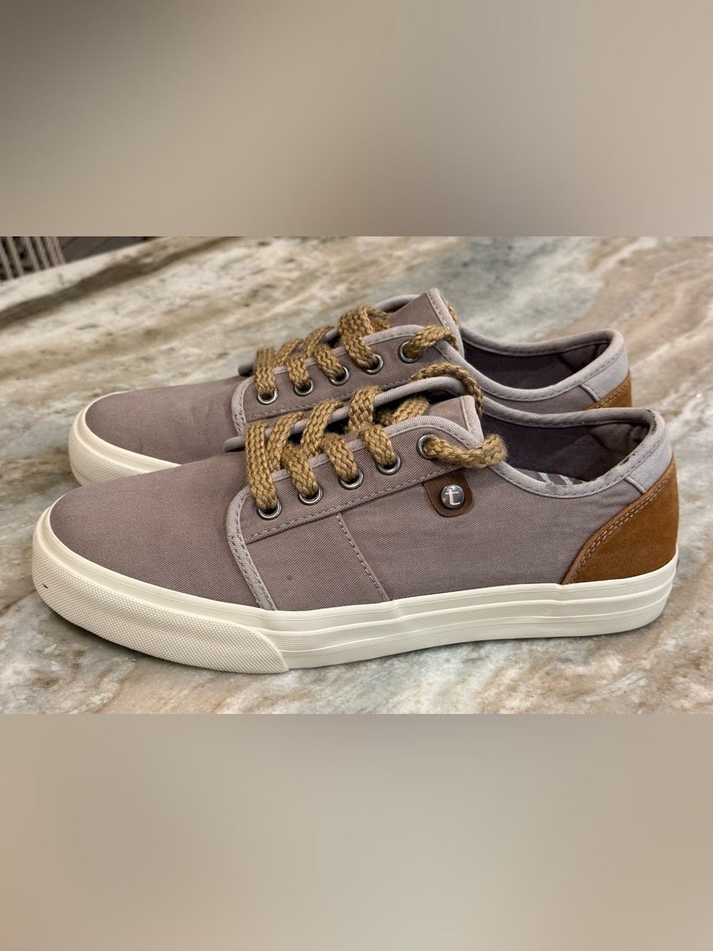 Women’s TAOS Super Soul sneakers- grey/whiskey. Size 7.5 - Picture 3 of 9